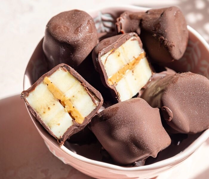 snack helado de chocolate y plátano